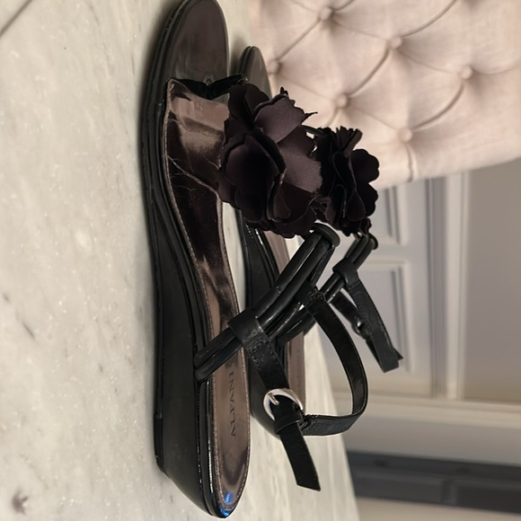 Alfani Black Sandals with Ankle Straps and Open-Toe Design - Picture 4 of 4